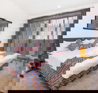 City Edge Dandenong Apartment Hotel - New Castle Holiday