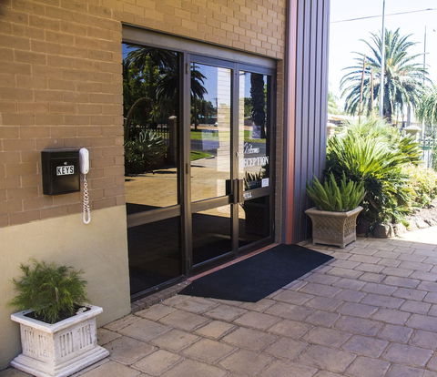 Mildura Motor Inn - New Castle Holiday 1