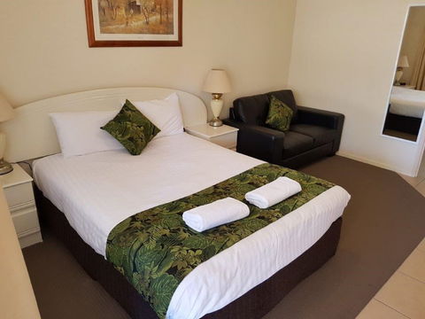 The Palms Motel - New Castle Holiday 1