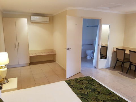 The Palms Motel - New Castle Holiday 5