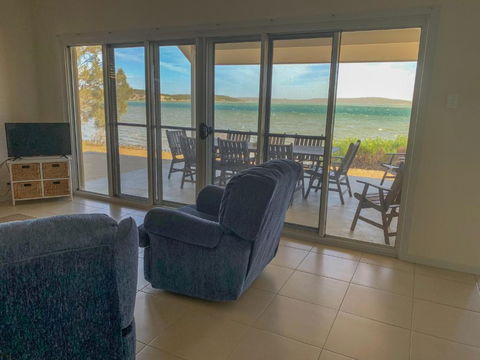 The Beach House - New Castle Holiday 3