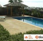 La Mer Home with a Pool - New Castle Holiday