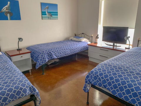 Walshys Shack - New Castle Holiday 4