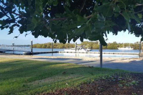 Lemon Tree Waterfront Apartments - New Castle Holiday 4