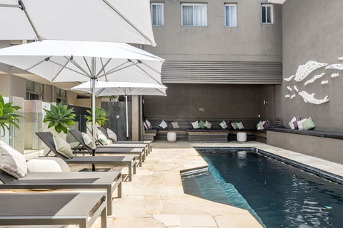 Byron Bay Hotel & Apartments - New Castle Holiday 4