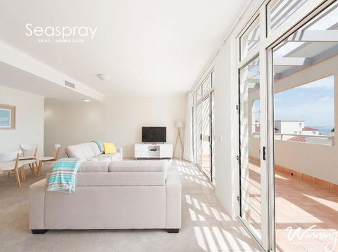 Seaspray Villa 5 - New Castle Holiday 1