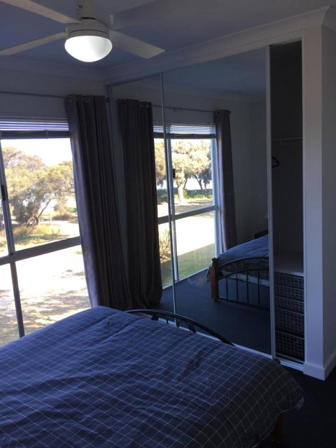 Falcon Bay 4x4 Townhouse - New Castle Holiday 4