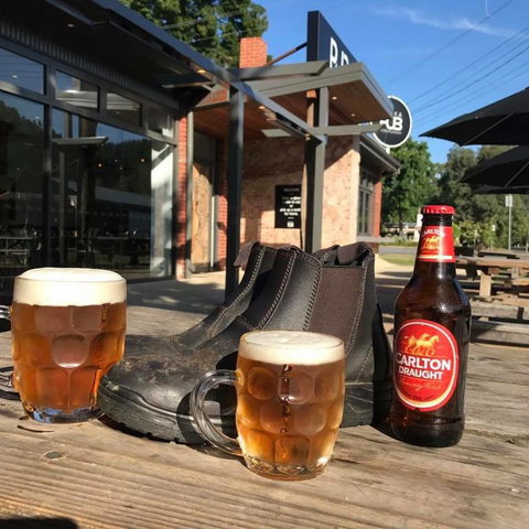 Punka Pub Accommodation - New Castle Holiday 2