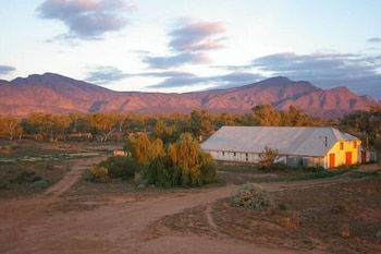 Edeowie Station - New Castle Holiday 6