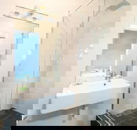 The Union Club Hotel - New Castle Holiday