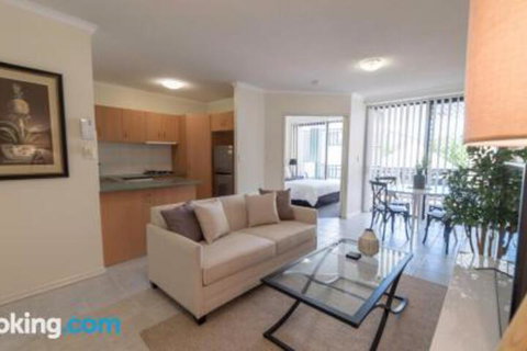 Springhill With Pool - New Castle Holiday 3