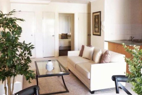 Springhill With Pool - New Castle Holiday 5