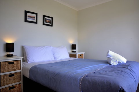 The Blue House - New Castle Holiday 3