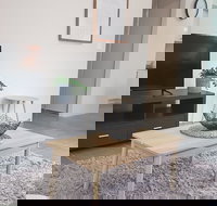 Luxuary Apartment near Airport - New Castle Holiday