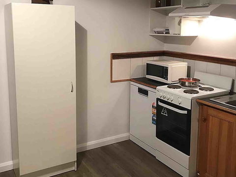 Derby Digs Cottage - New Castle Holiday 3
