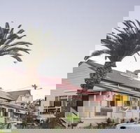 D'Aguilar Hotel Motel - New Castle Holiday