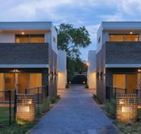 Maison Executive - New Castle Holiday