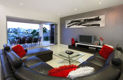 Infinity Quays - New Castle Holiday 3