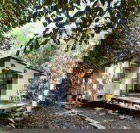 The Little Bush Hut - New Castle Holiday