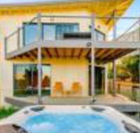 Achilles - New Castle Holiday