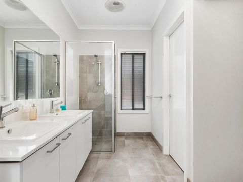 Beach Gum - New Castle Holiday 5