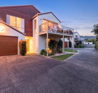 Sound of The Sea - New Castle Holiday