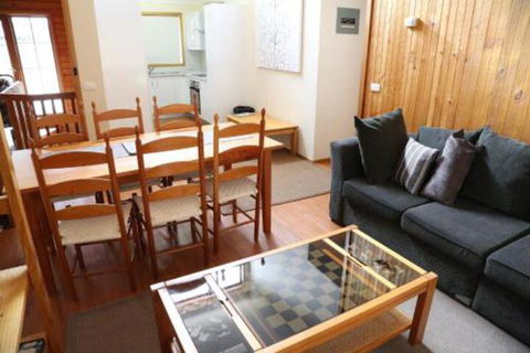 Whispering Pines 2 - New Castle Holiday 4