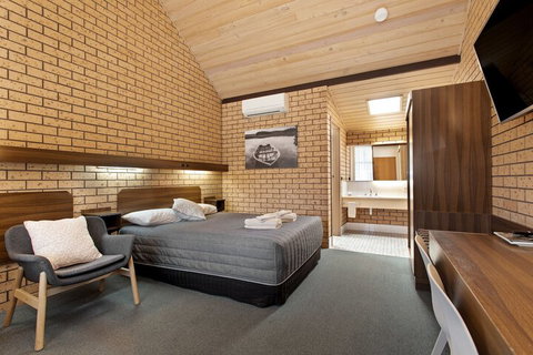 Maffra Motor Inn - New Castle Holiday 7