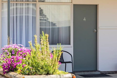 Maffra Motor Inn - New Castle Holiday 4