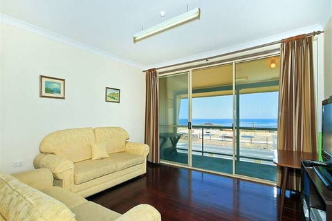 Sun & Fun - New Castle Holiday 5