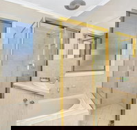 Green Reef Beach House - New Castle Holiday