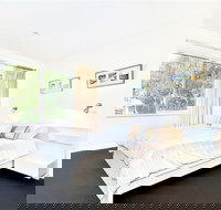 Tennis Elbow - New Castle Holiday