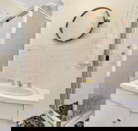 Break Away - New Castle Holiday