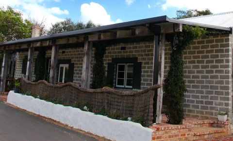 Bakehouse '38 Restaurant & Guesthouse - New Castle Holiday 0