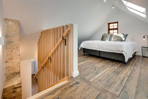 White Room Apartments - New Castle Holiday 5