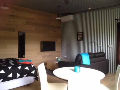 Avoca Beach & Bush - New Castle Holiday 1