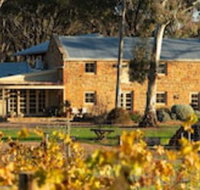 Byronsvale Vineyard and Accommodation - New Castle Holiday