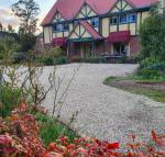 Oaktree Guest House - New Castle Holiday