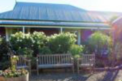 Bed & Breakfast At Tiffanys - New Castle Holiday 0