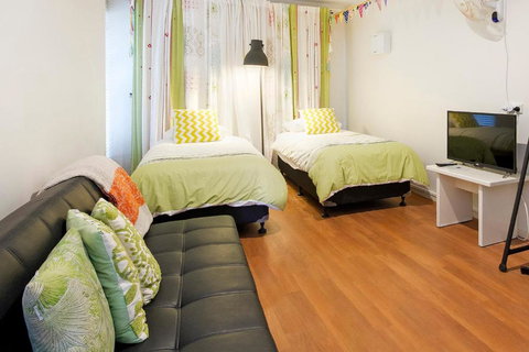 2 / 22 Stevens - New Castle Holiday 4