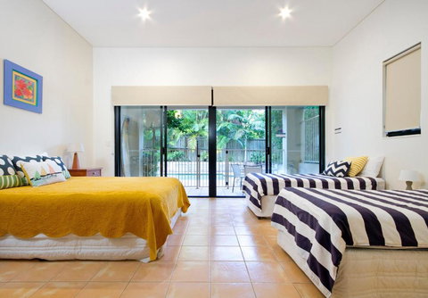 2 / 22 Stevens - New Castle Holiday 6