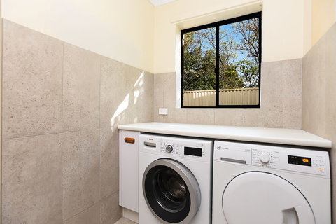 Port Of Call - New Castle Holiday 4