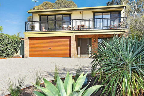 Port Of Call - New Castle Holiday 0