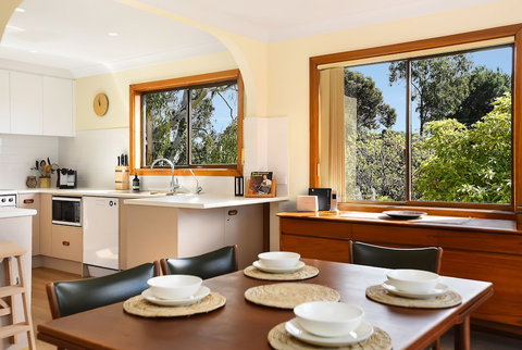 Port Of Call - New Castle Holiday 6