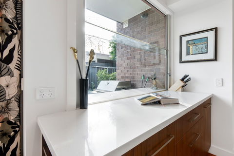 BOUTIQUE STAYS - Maple On Kent - New Castle Holiday 6
