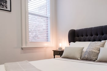 Bespoke On Main - New Castle Holiday 1