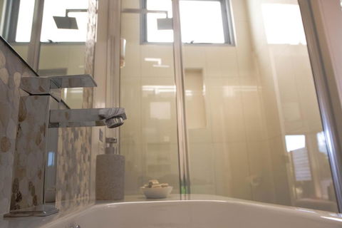 Eagle Peaks At Freycinet - New Castle Holiday 5