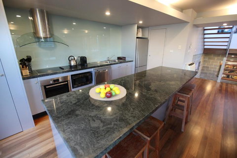 Lorne Luxury - New Castle Holiday 4