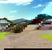 Silver Gull Family Retreat - New Castle Holiday