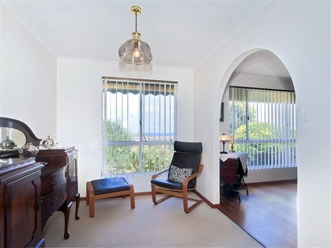 Sun & Sea - New Castle Holiday 3